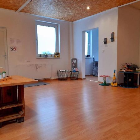 Willkommen In Dem Luftkurort Und Kaesestadt Nieheim Rennstrecke 4Km Entfernt Fewo1 Bagian luar foto