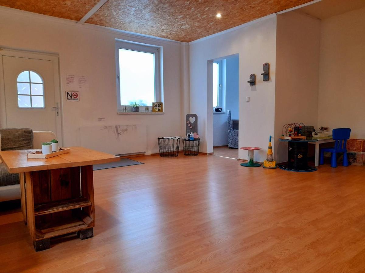 Willkommen In Dem Luftkurort Und Kaesestadt Nieheim Rennstrecke 4Km Entfernt Fewo1 Bagian luar foto