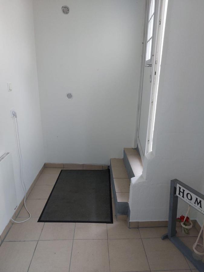 Willkommen In Dem Luftkurort Und Kaesestadt Nieheim Rennstrecke 4Km Entfernt Fewo1 Bagian luar foto